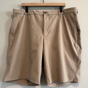 johnnie-O Mulligan Khaki Flat Front Shorts 9.5” Size 40